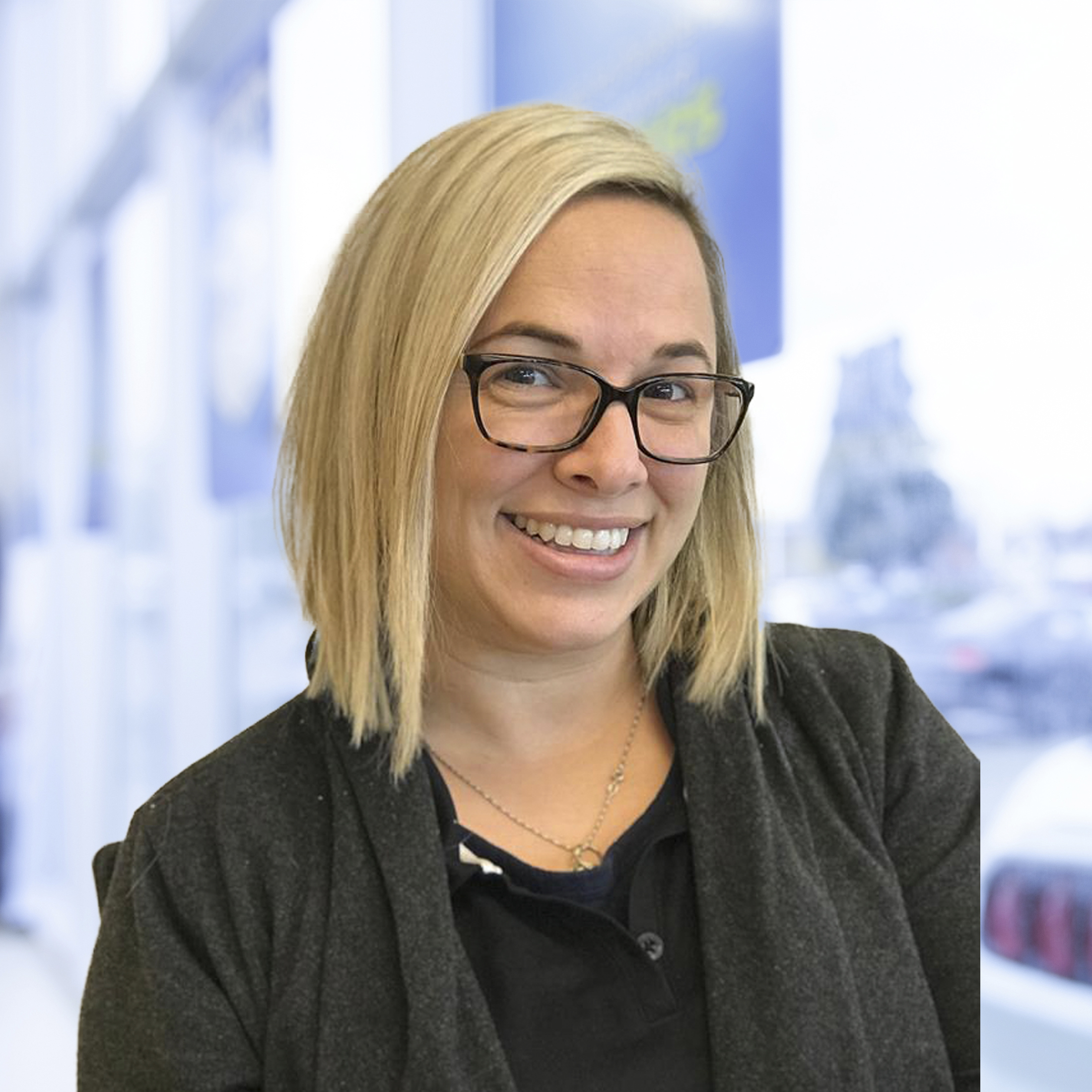 Etta Coccia : Service Advisor